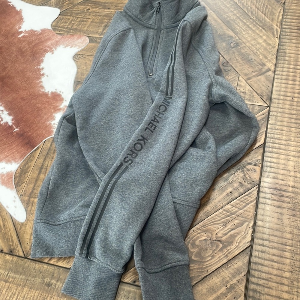 Michael Kors sweater. size L. Like new!